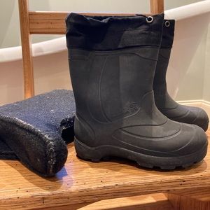Kamik kids snow boots size 10